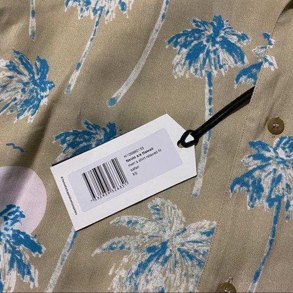 ❀ NWT WESC Nevins Hawaii Button up Shirt ❀ - Picture 6 of 7
